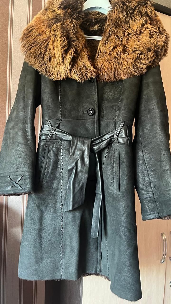 Продам женскую дубленку