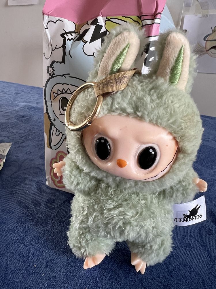 Продам детскую игрушку Лабубу