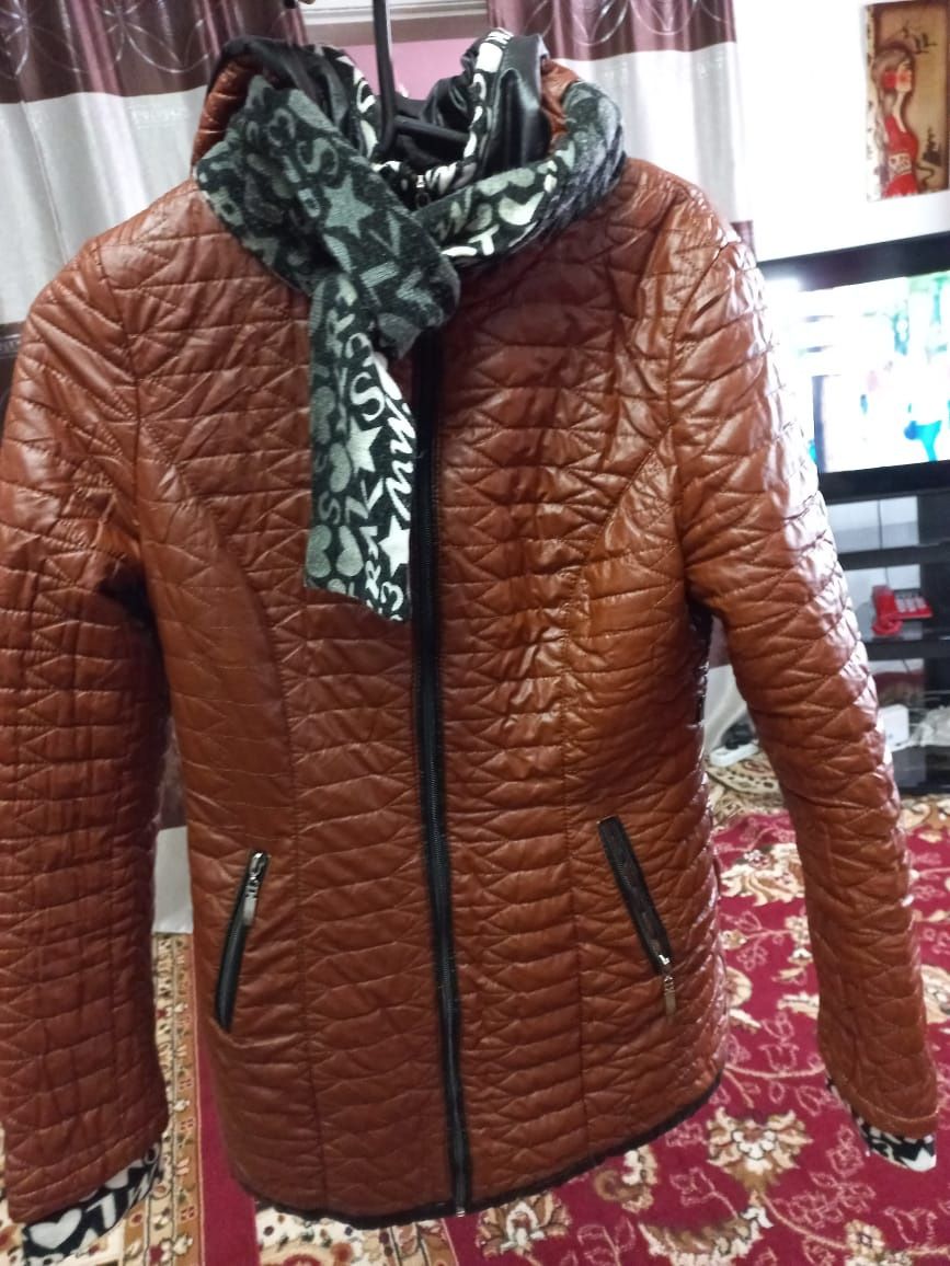 Срочно продам куртку весна