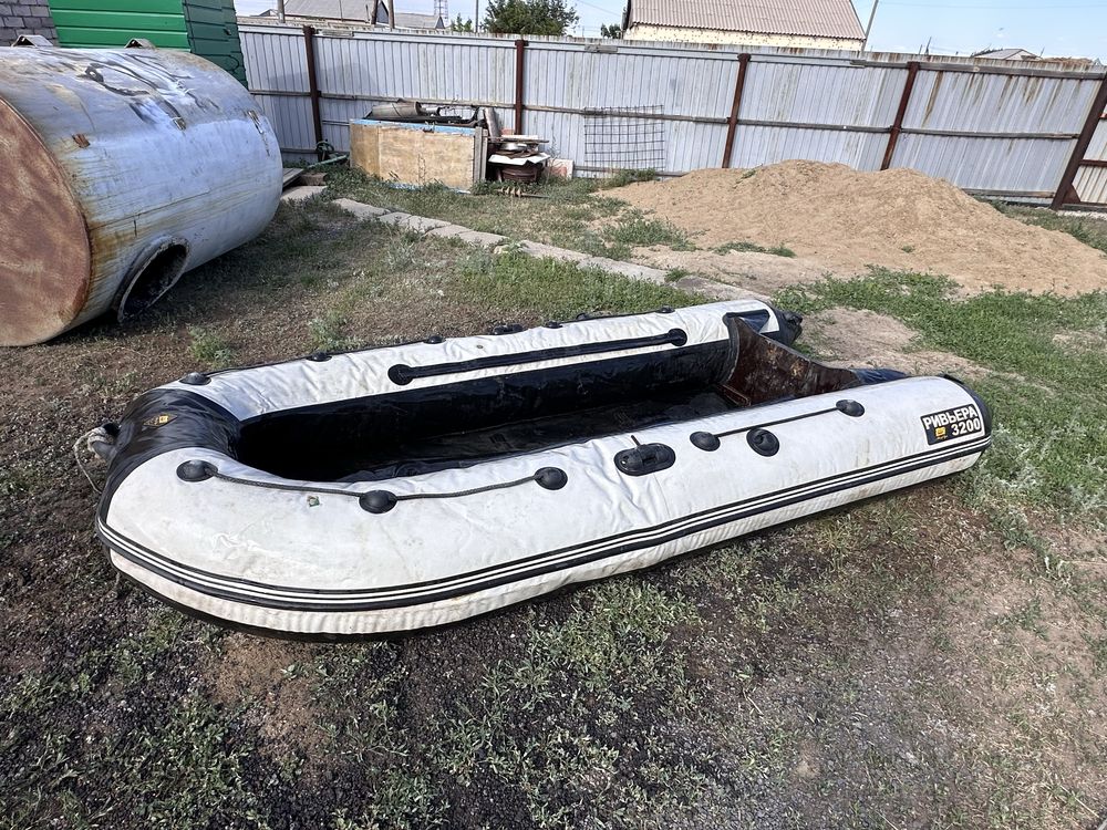 Продам лодку с мотором 150куб лодка 3,2 метр