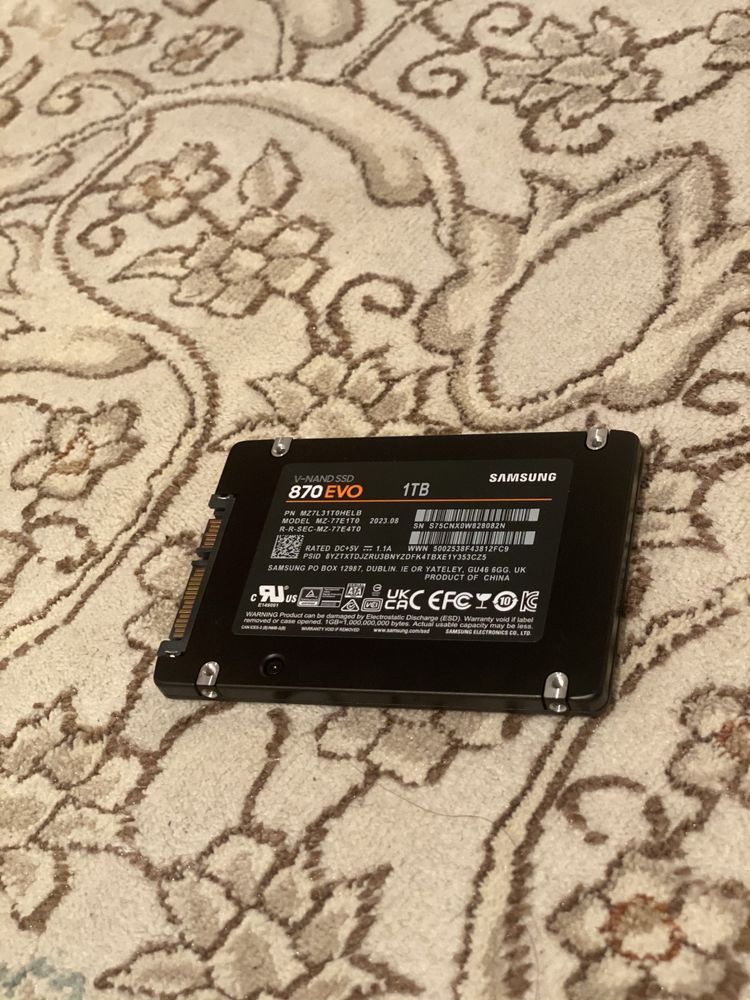 SSD Samsung MZ-77E1T0B/EU 1000 Гб жесткий диск