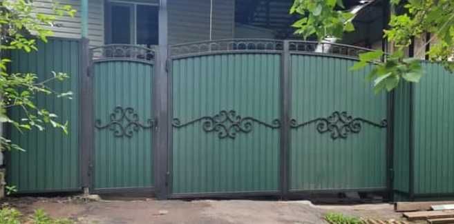 Распашные ворота из профлиста (откатные). Установка бесплатно.