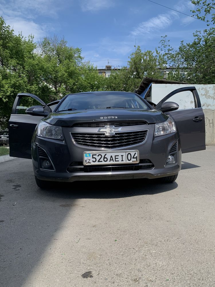 Продам Shevrolet Cruze 2013 год