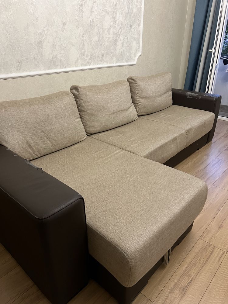 Диван б/у, длина 2.90 см