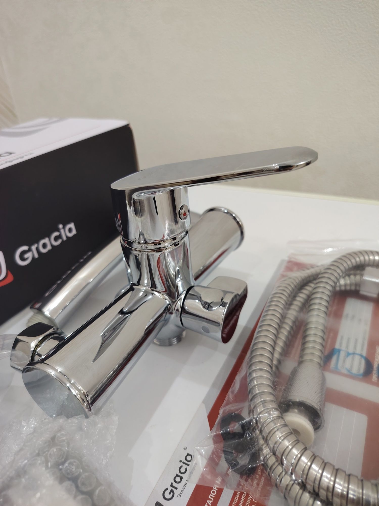 Смеситель Gracio GR8608 для ванной