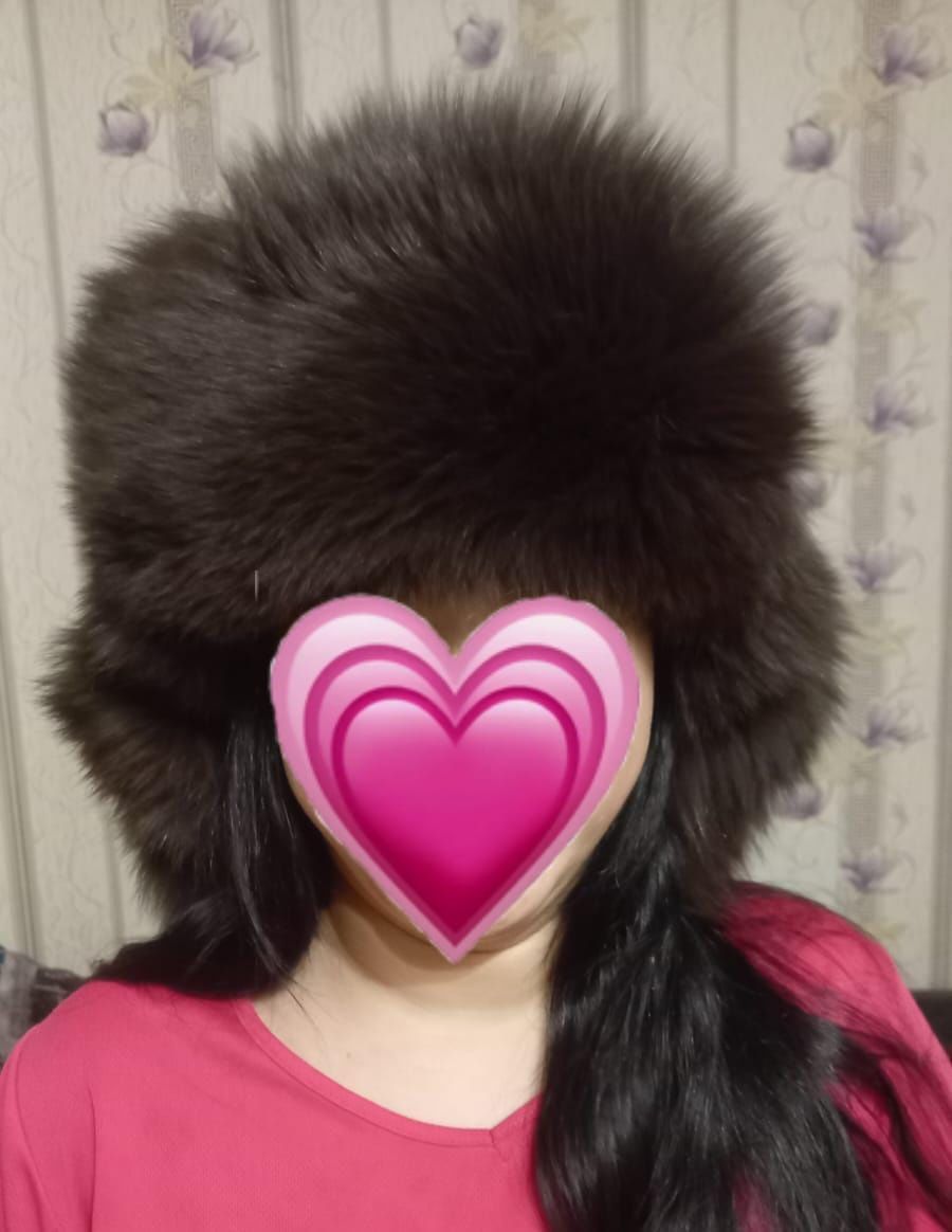 Женская шапка ..      женская шапка