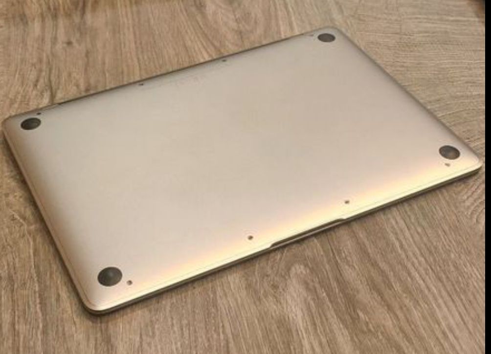 Apple Macbook 12. 2017 года