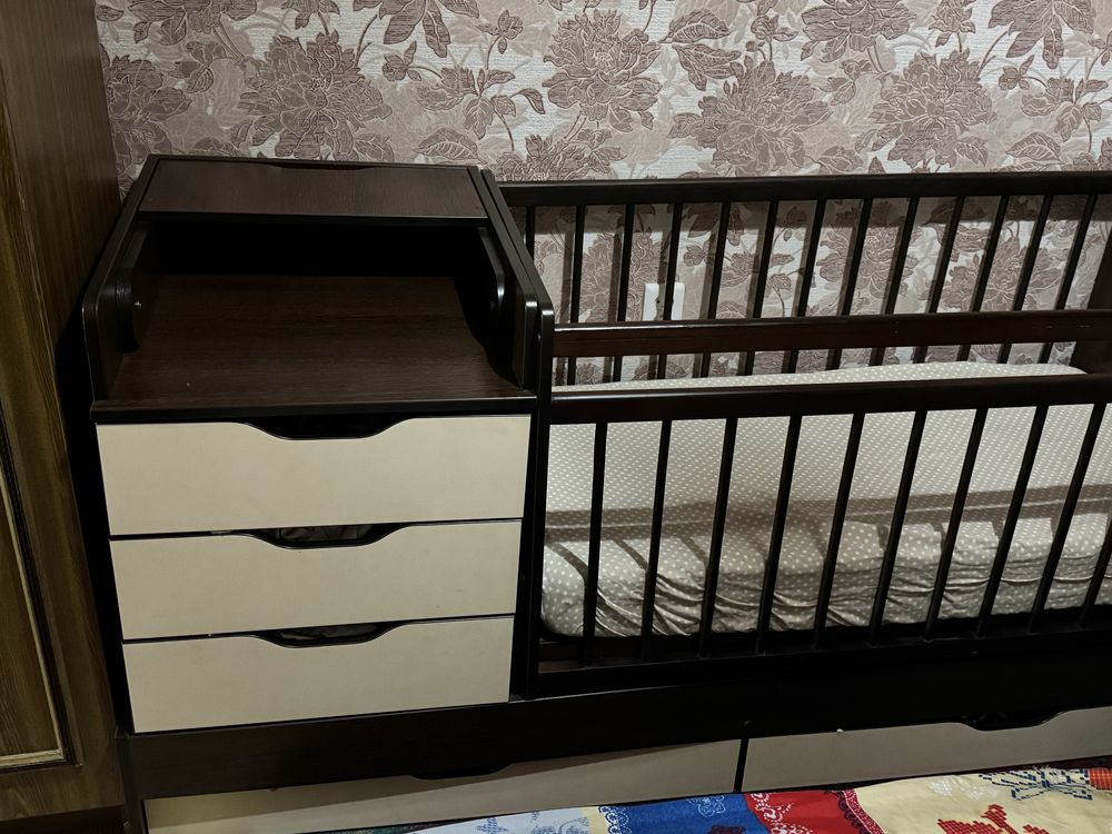 Продам детскую кроватку