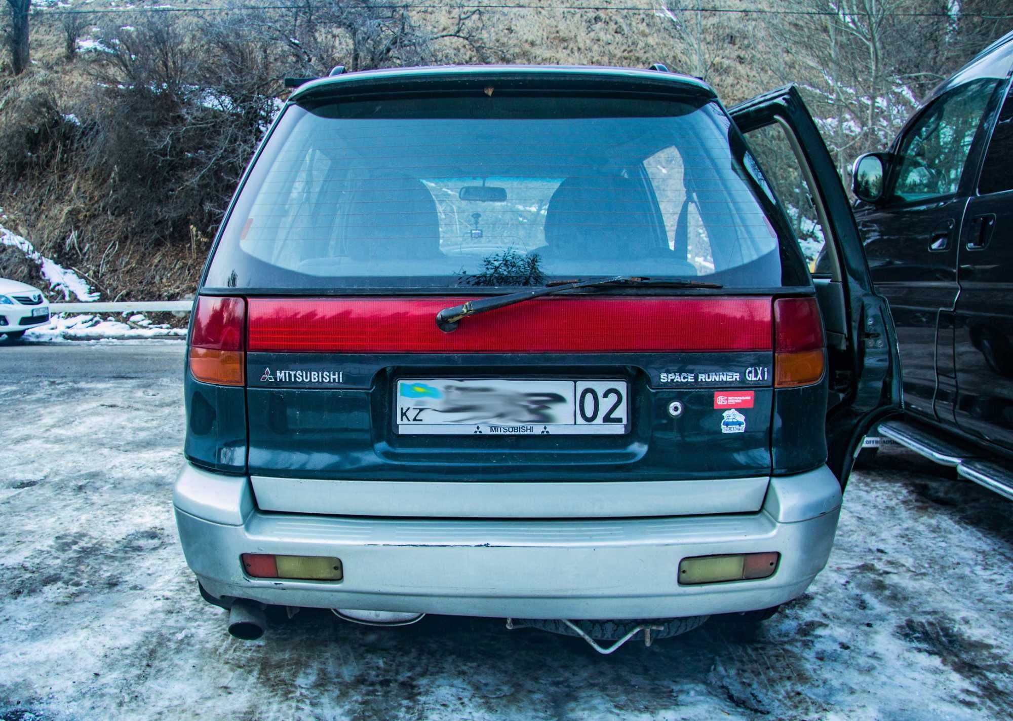 Mitsubishi Space Runner 1995 г. в. Объем 1,8 на механике 4x4