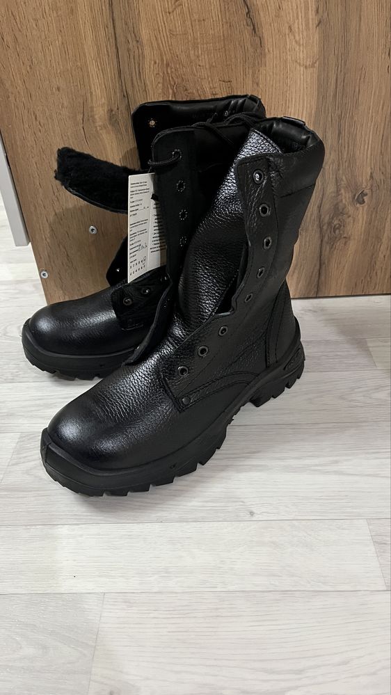 Продам берцы 40р/41р