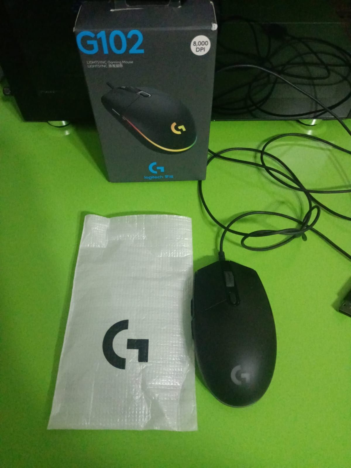 Мышь Logitech G102 Lightsync черный новый