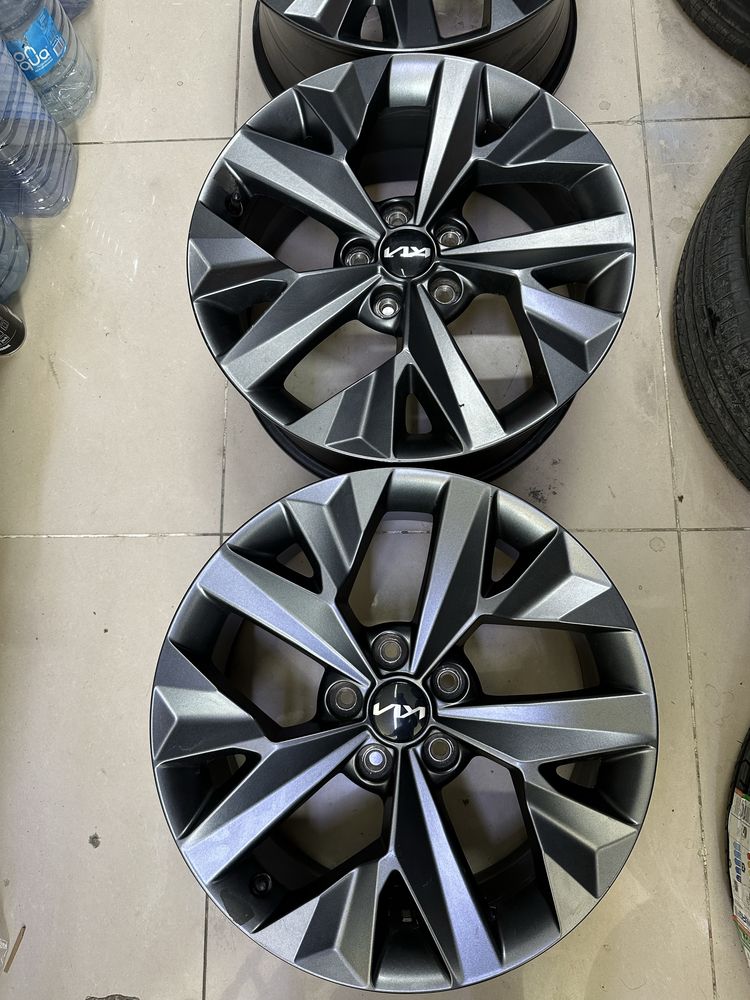Kia Hyundai Toyota Lexus Nissan  оригинал диски почти новый