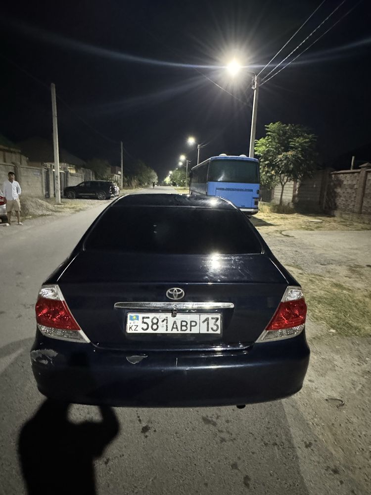 Машина тайота 35  toyota