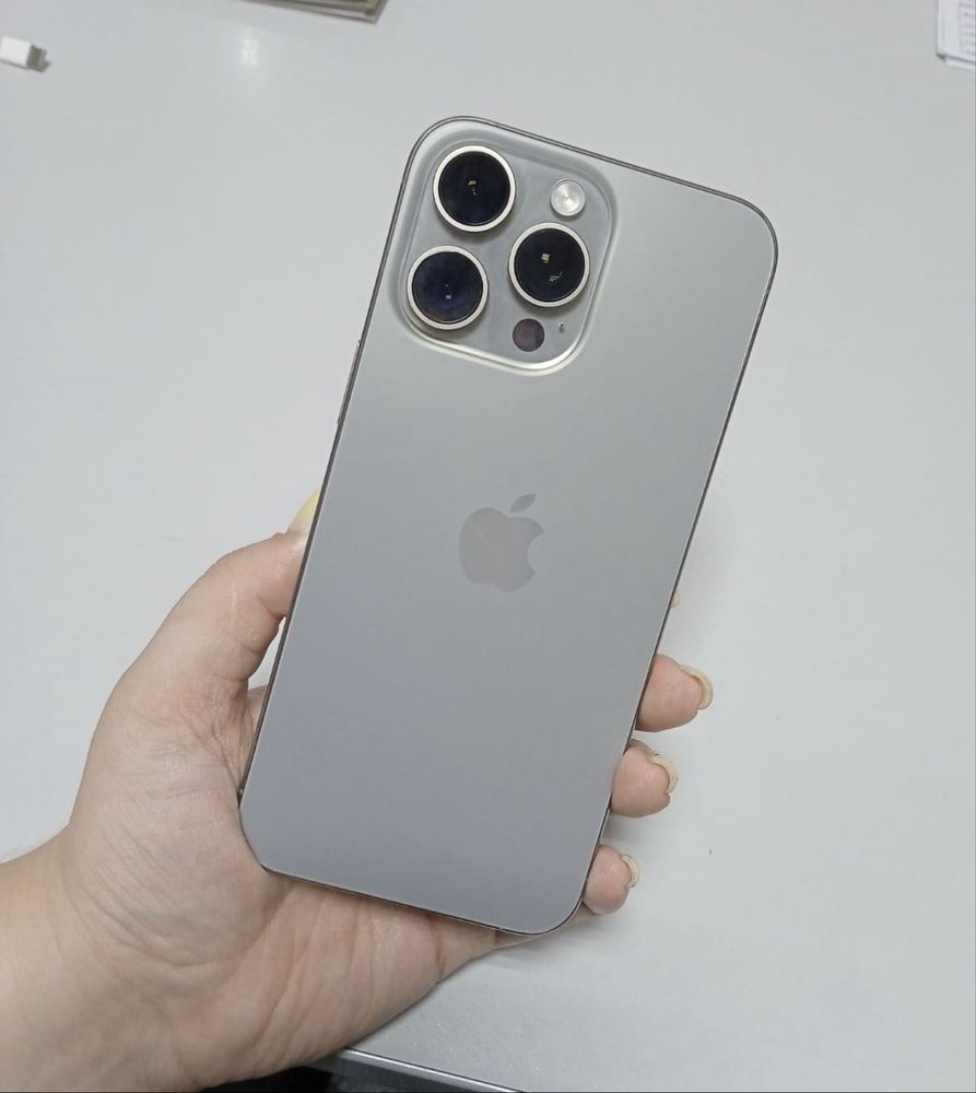 Продам iPhone 15 Pro Max