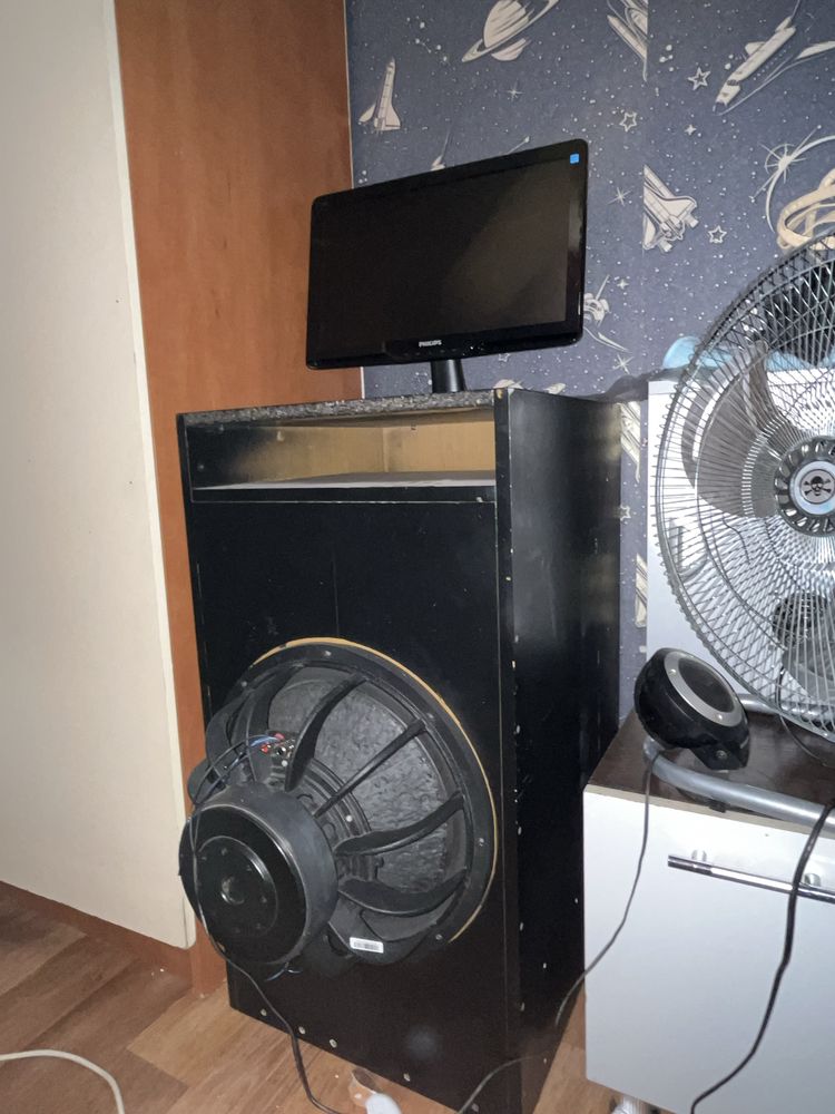 Продам сабвуфер Горила басс 15