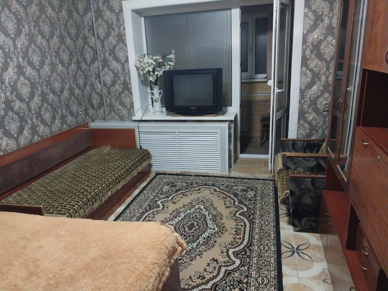 Продаётся 1комн.кв.в 6 м-не Талас,д.35,на 2 этаже