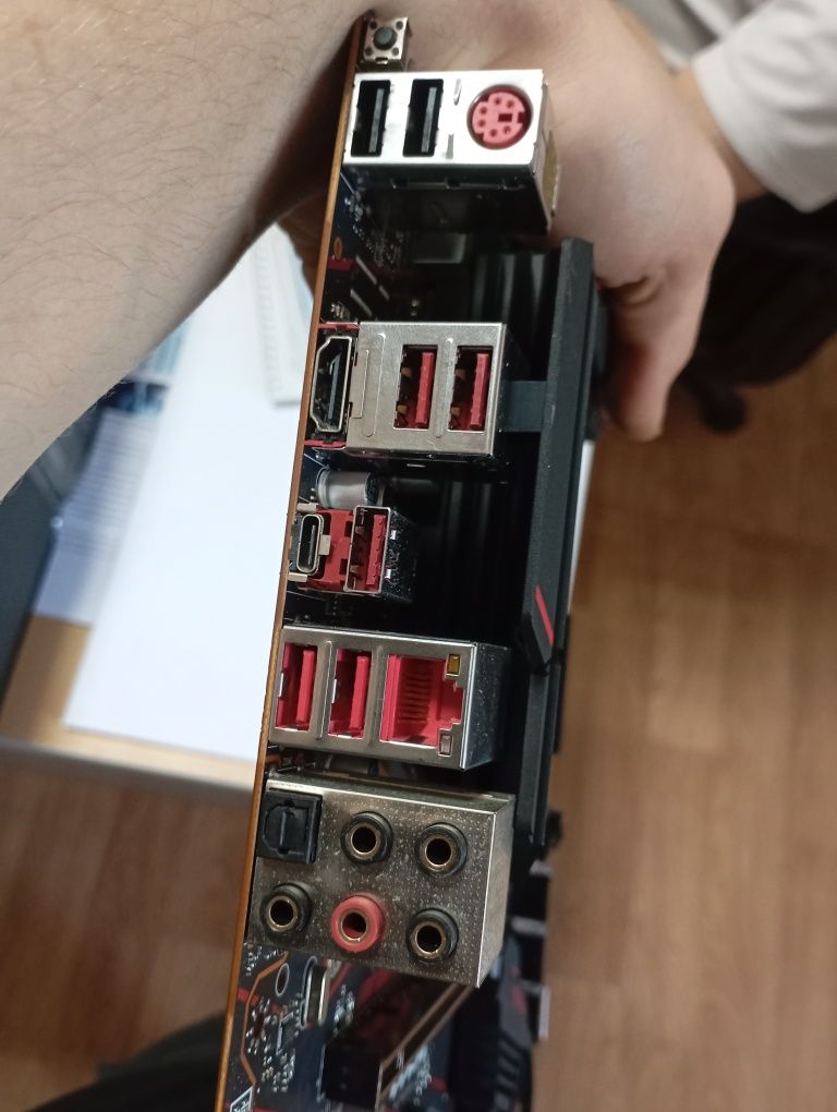 Мат плата и ЦП MSI X570 gaming plus и Ryzen 5 2600