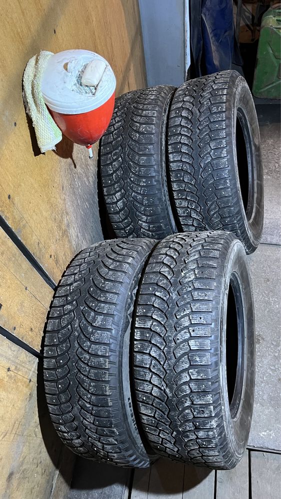 Шипованные баллоны Bridgestone blizzak