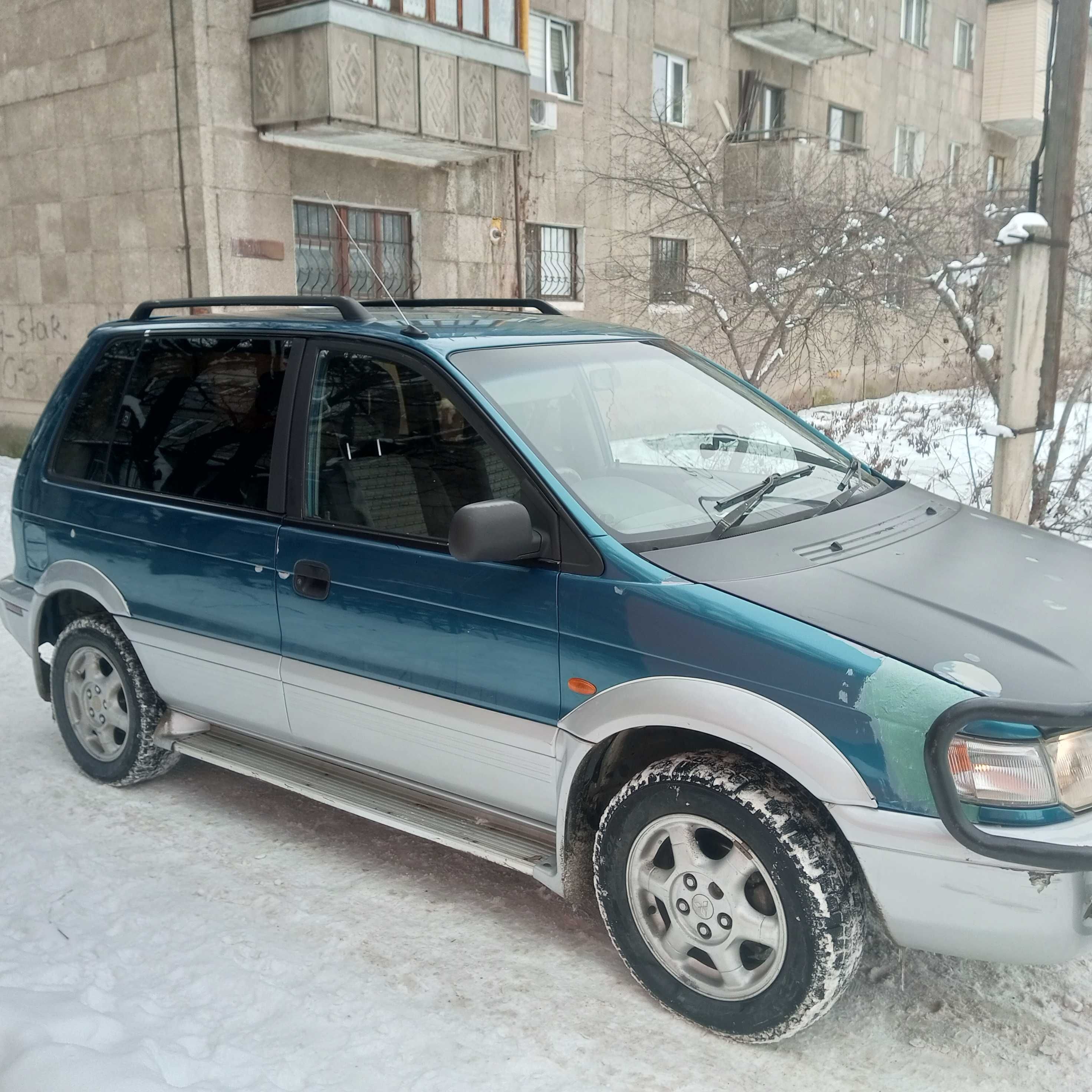 Mitsubishi RVR 1996