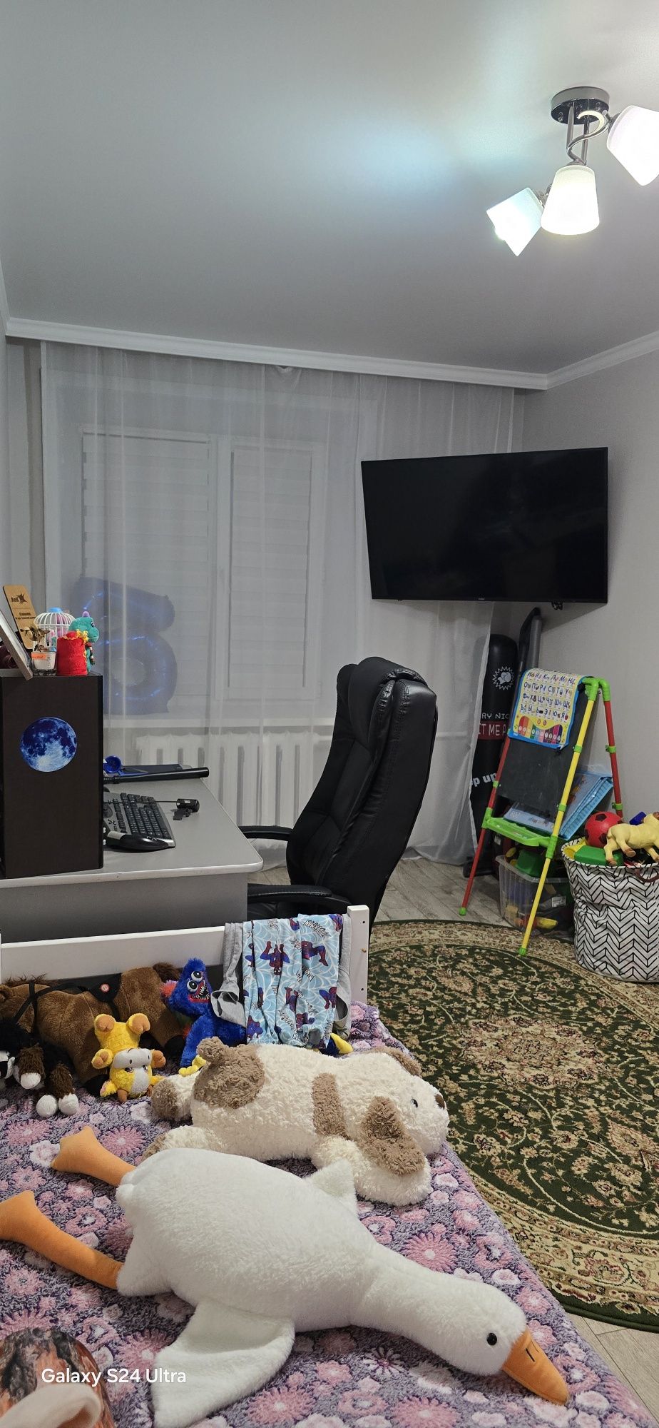 СРОЧНО Продам  трёхкомнатную квартиру