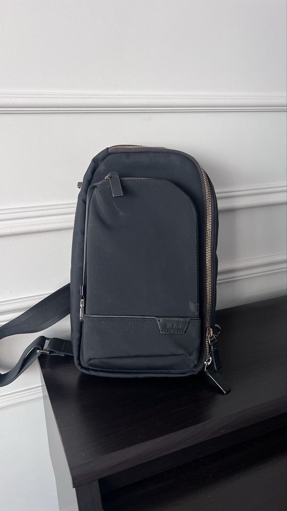 Слинг Tumi Gregory/Black оригинал