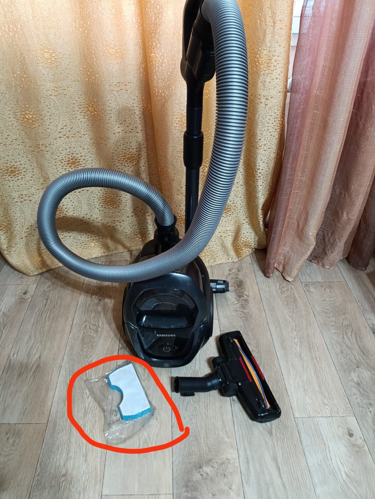 Продам пылесос Samsung SC18M31C0HG — идеальное состояние!