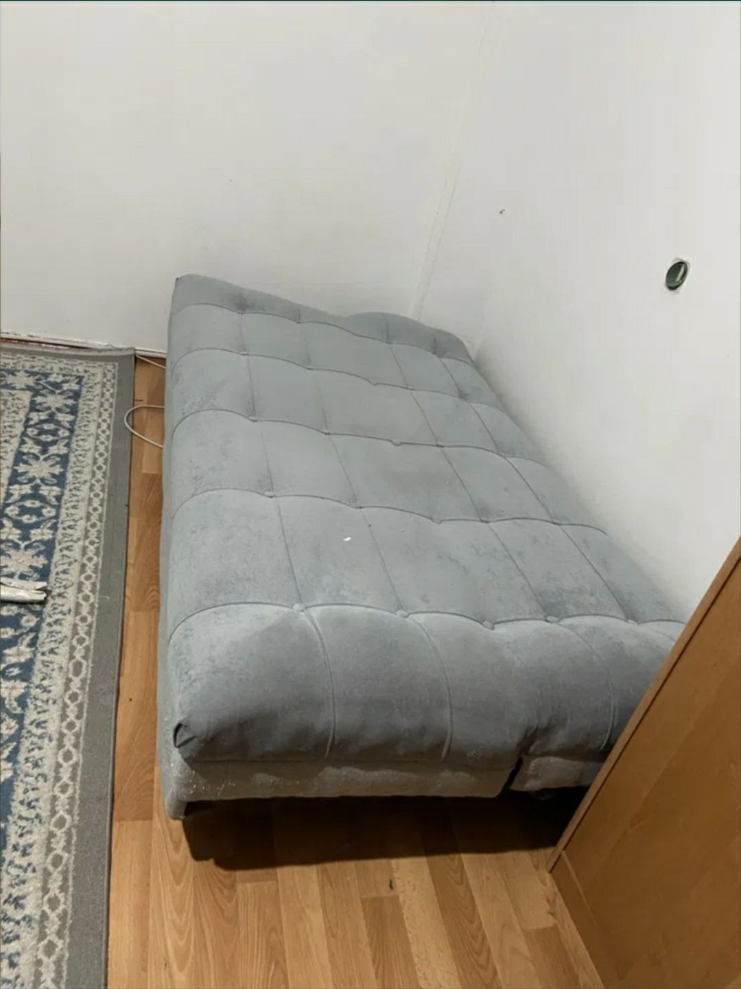 Продам диван книжку.