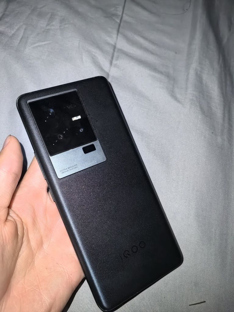 Iqoo 11s 512/16 gb