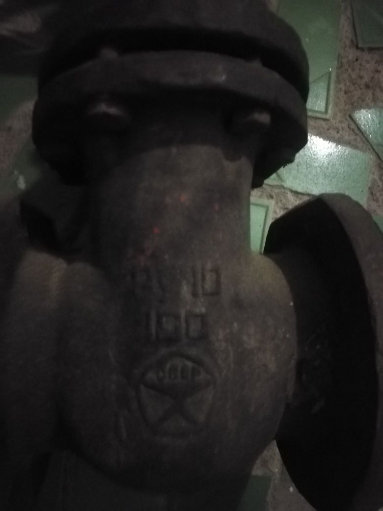 Задвижку чугун d 100 ру10 , и d 65