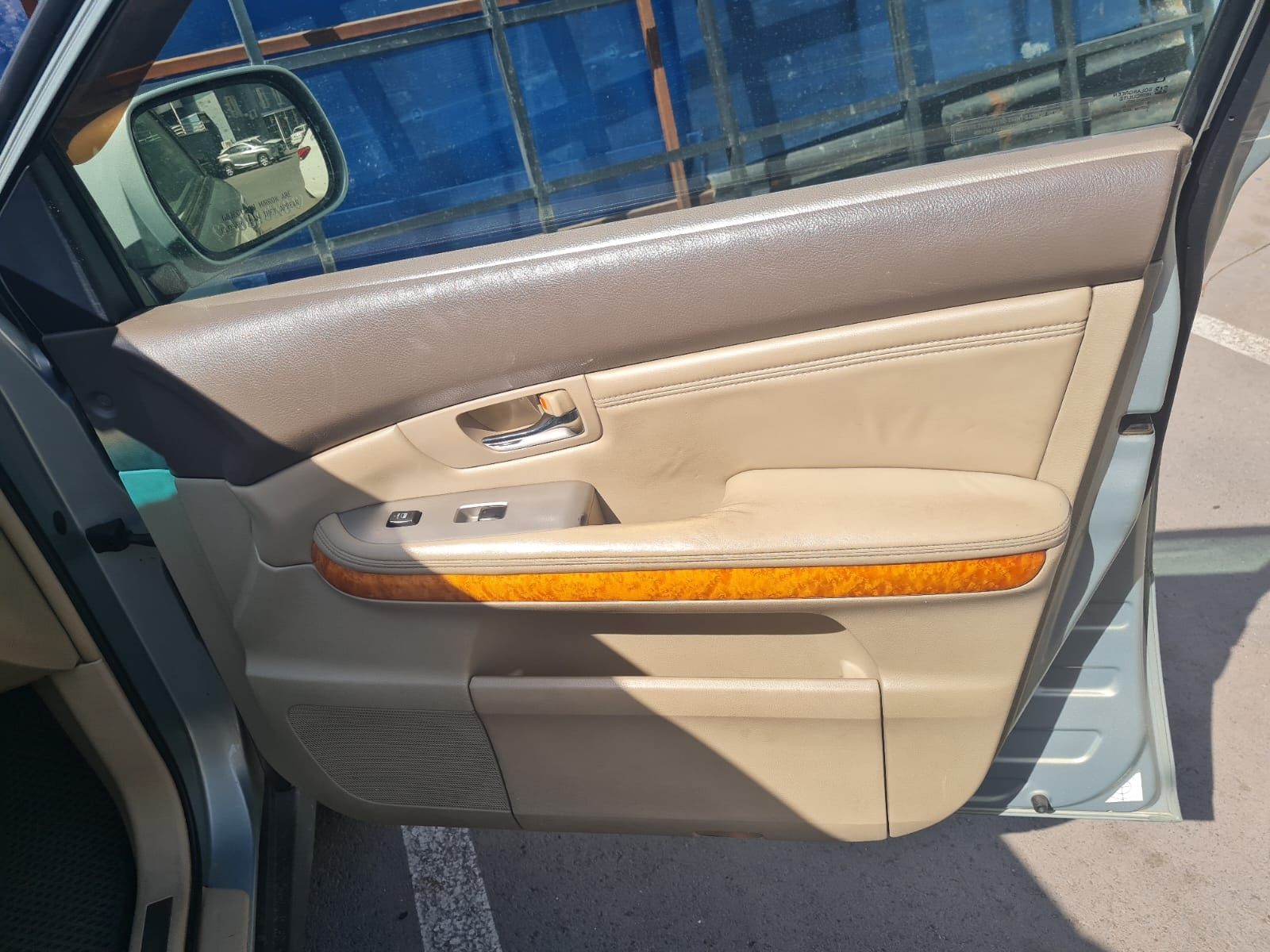Продается авто Lexus RX330 рестайлинг