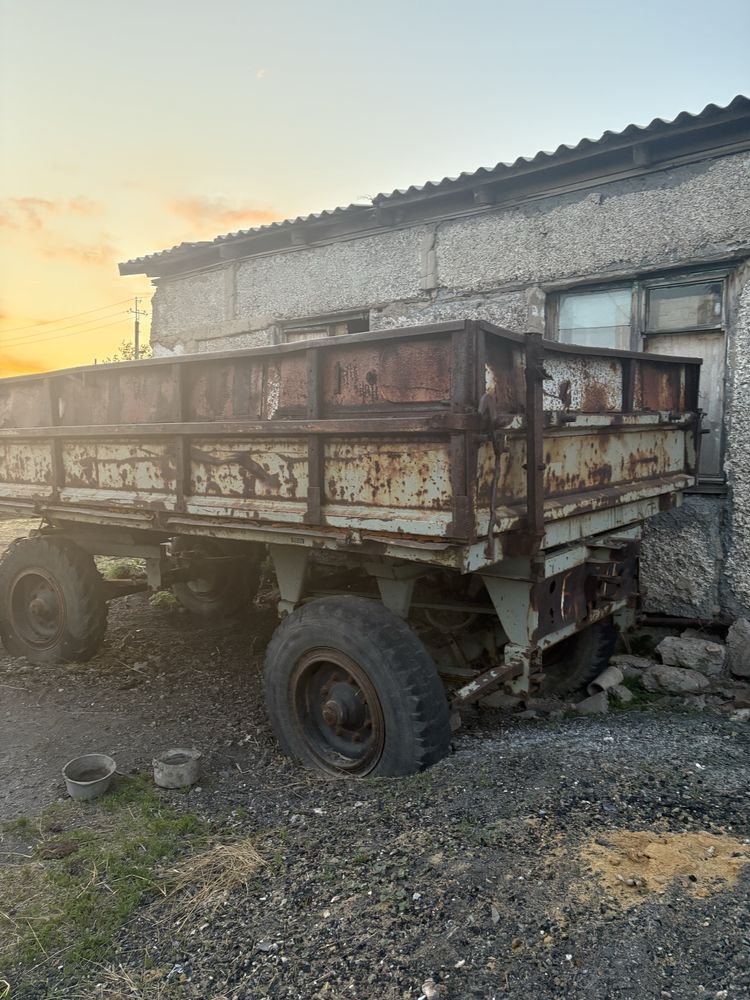 Продаю трактор и телега  в киевке