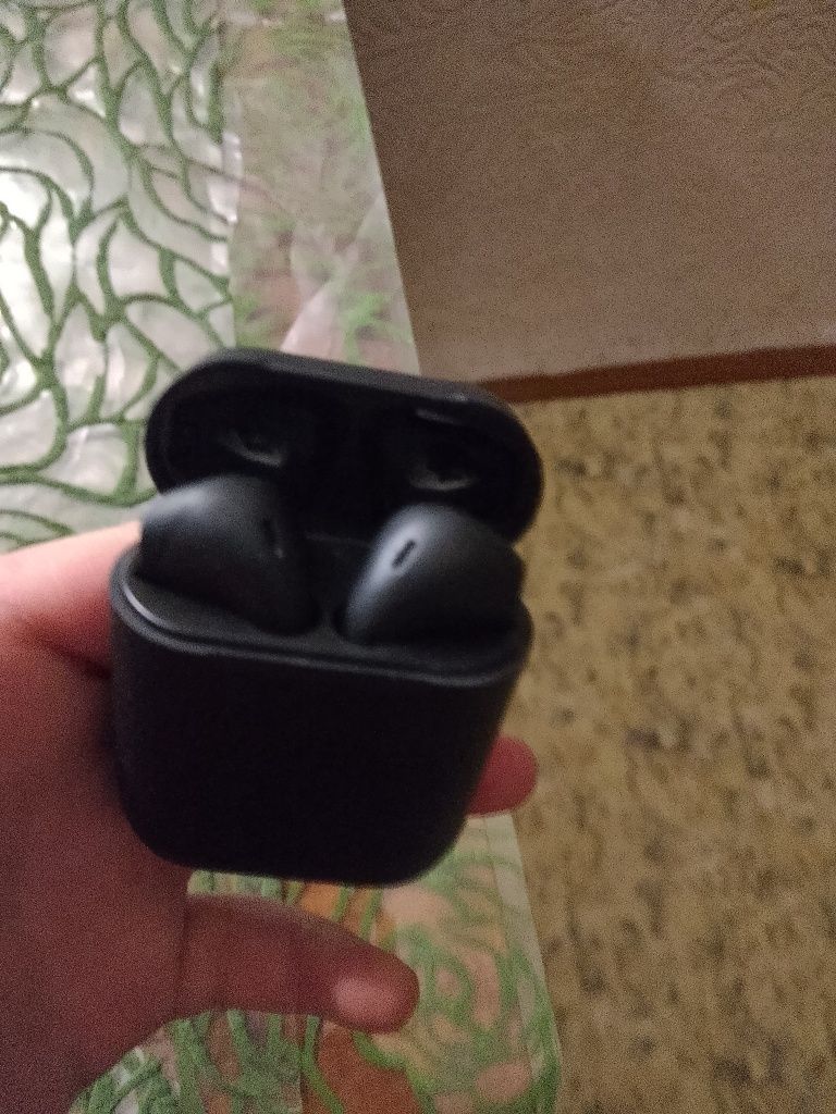 Продаю наушники беспроводные