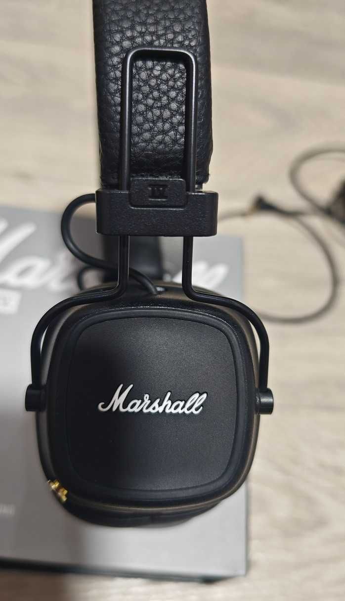 продам беспроводные наушники Marshal major IV оригинал