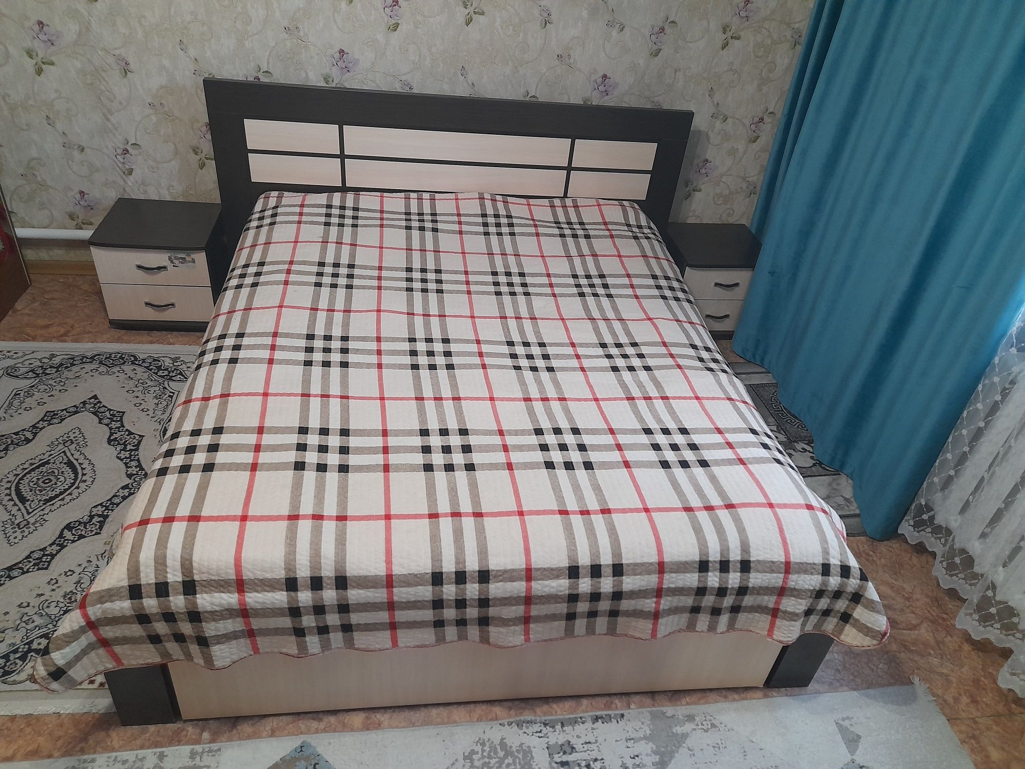 Продам спальный гарнитур