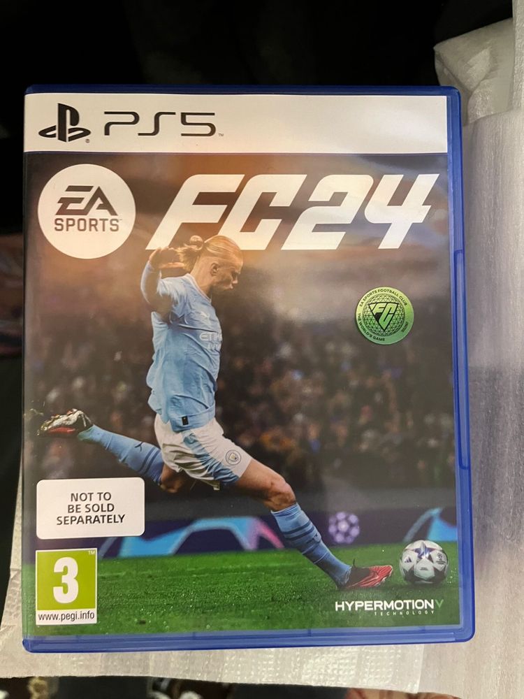 Продам PlayStation 5 с джойстиками и играми!