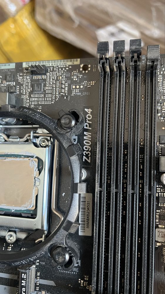 Продам z390 материнские плата