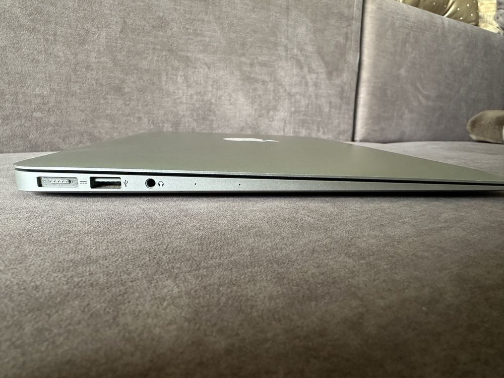 Продам Macbook Air 11, 2014