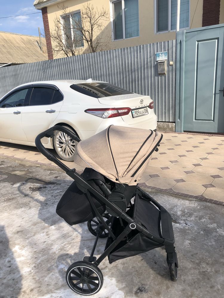 Коляска прогулочная ining baby