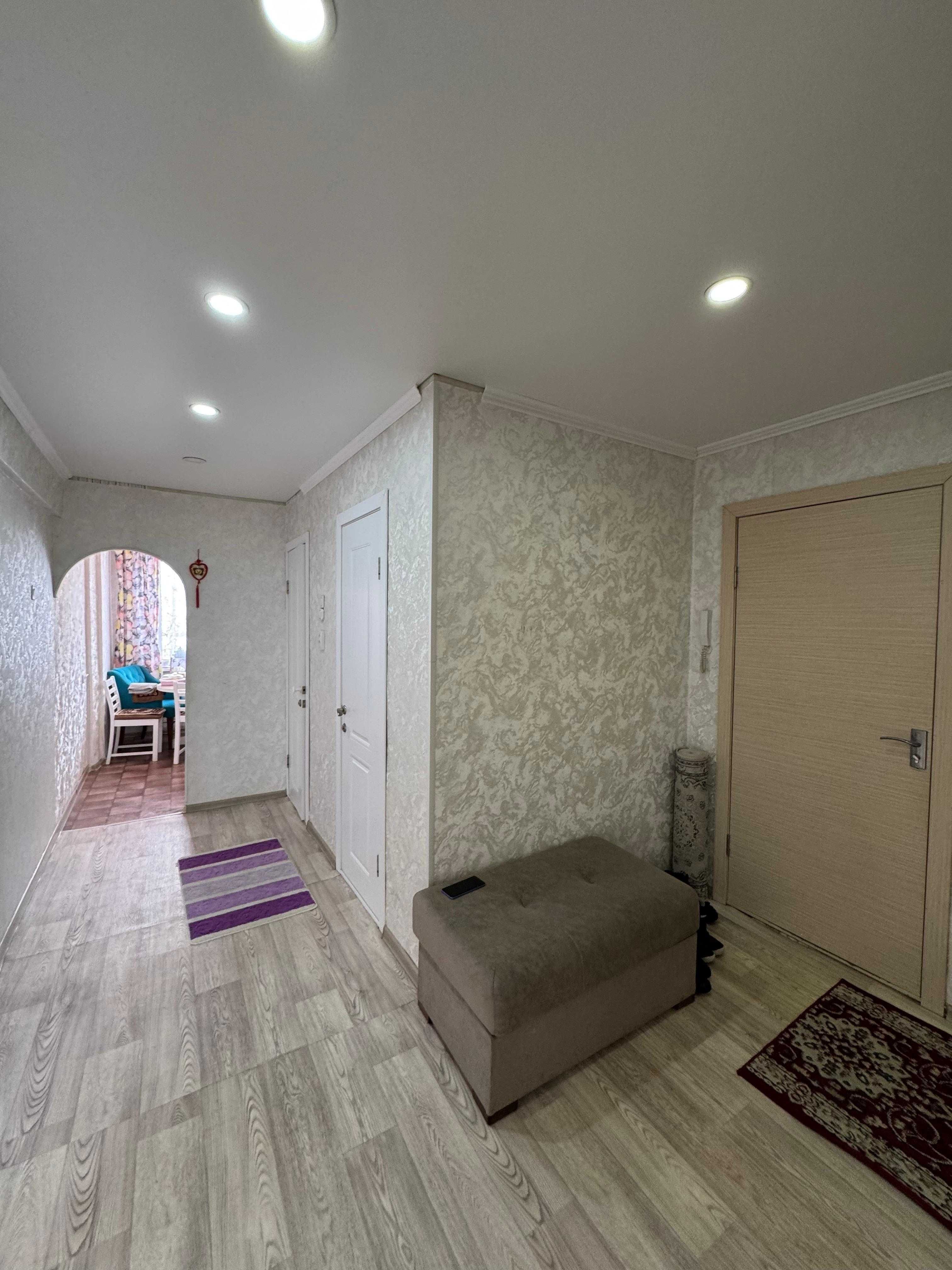 Продаётся 3-х комнатная квартира по адресу:  
Сатпаева 32  (ТОРГ)