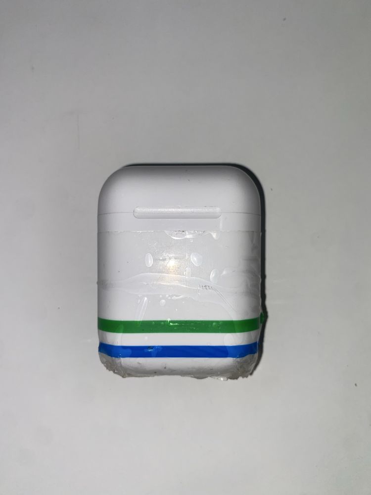 Продам наушник AirPods 1 новый