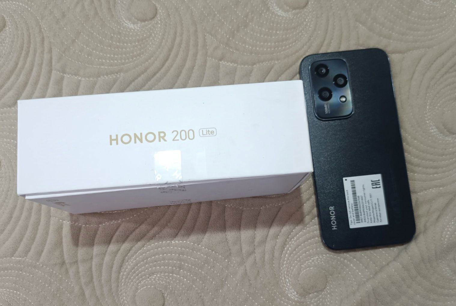 Продам телефон Honor 200 lite + наушники все вместе