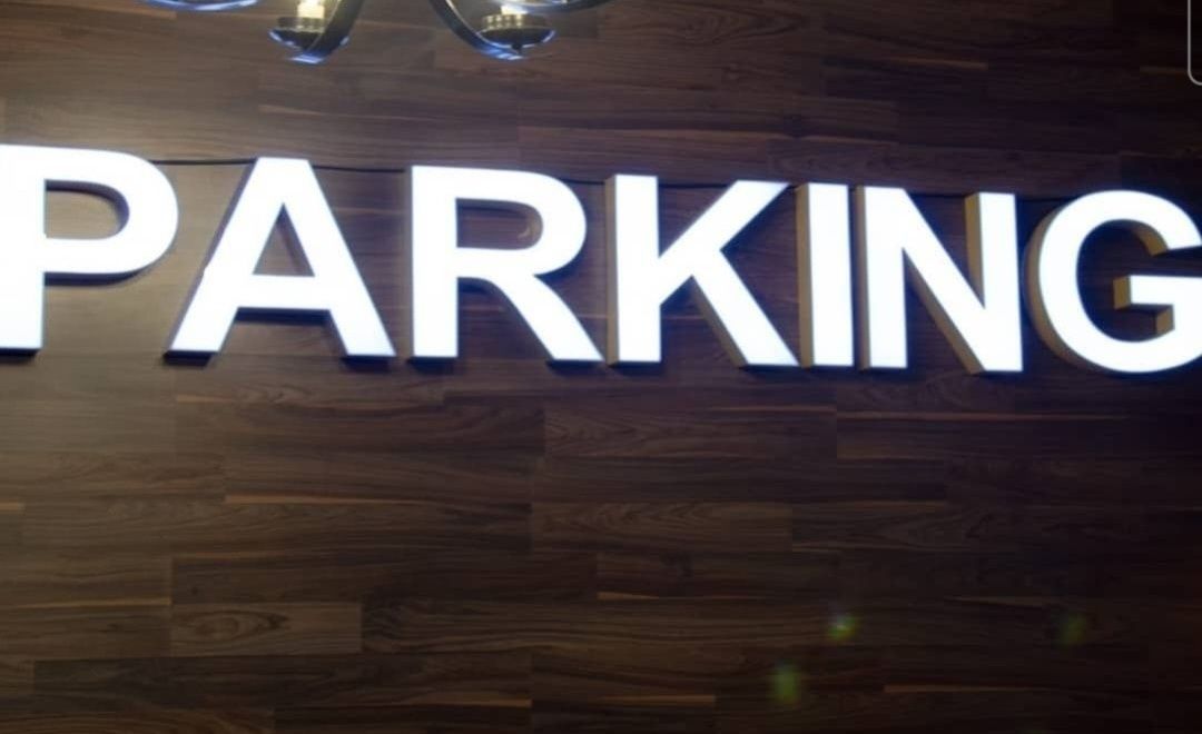 Вывеска готовая с подсветкой PARKING