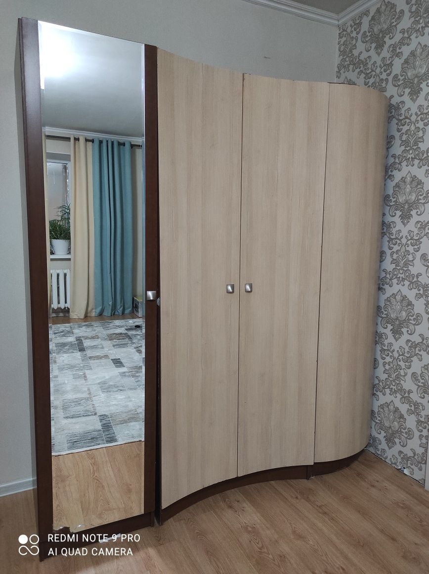 Продам шкаф 4-х дверной
