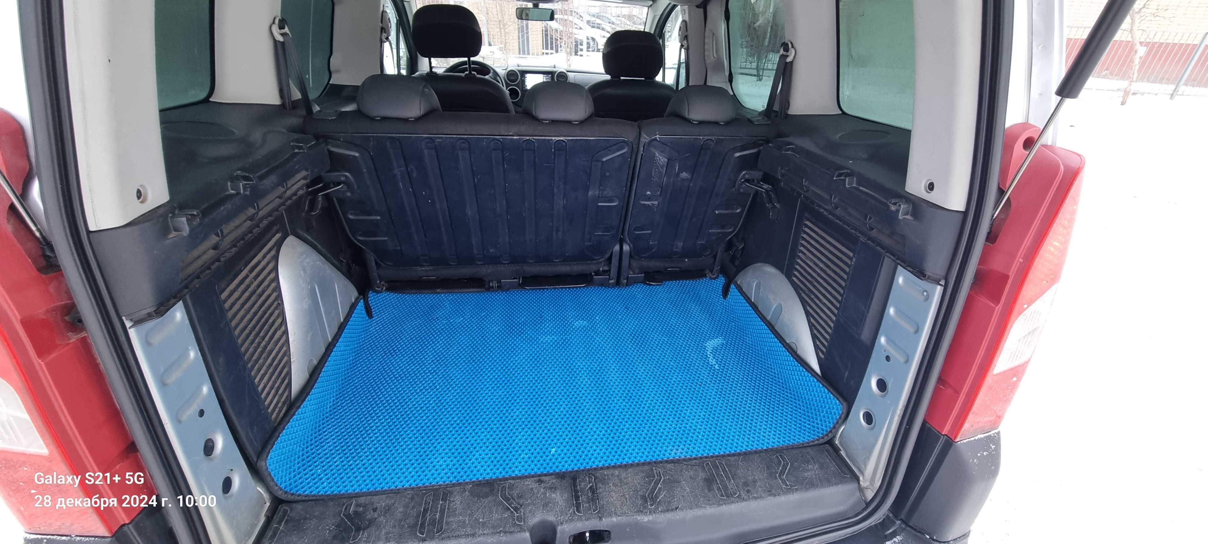 Продам авто Citroen Berlingo 2009 года