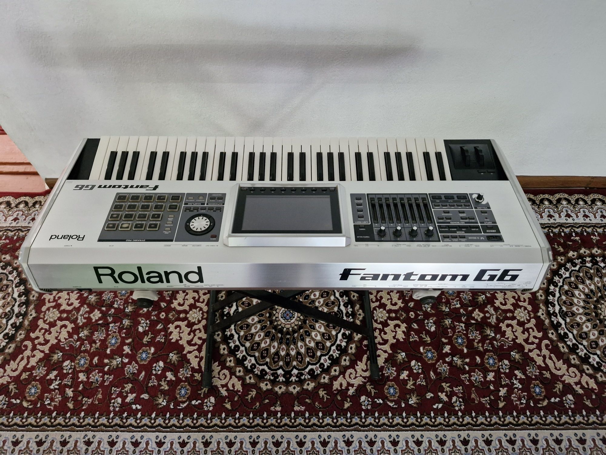 Синтезатор ROLAND Fanton G6