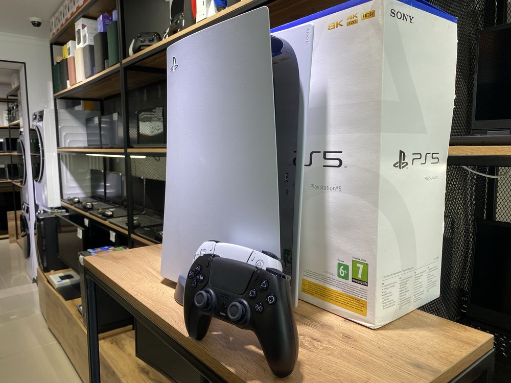 Sony PS5 Fat, 825 GB, 2 джойстика, коробка, 10484/А10