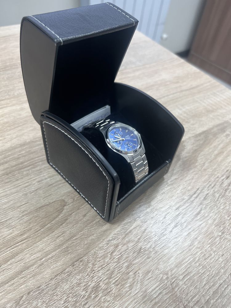 Продам часы новые CASIO
