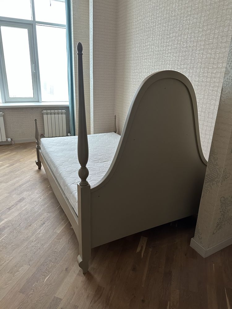 Продам деревянную кровать