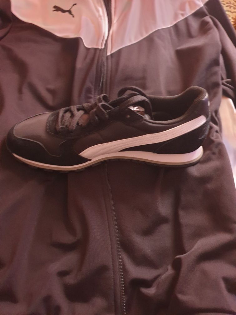 Продам крассовки adidas.