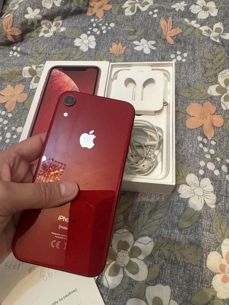 Продам  iphone xr в хорошем состояние